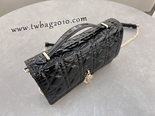 Dior专柜2024新款迪奥高仿原单黑色漆皮革藤格纹Miss肩背斜挎手提包 djfk1324